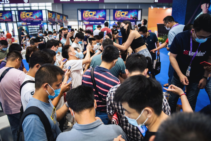 IECF电子烟展收官,铂德展台人气空前,单日送千份伴手礼